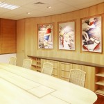 Quadros instalados em sala de reuniões que também possui a função de sala de almoço e jantar